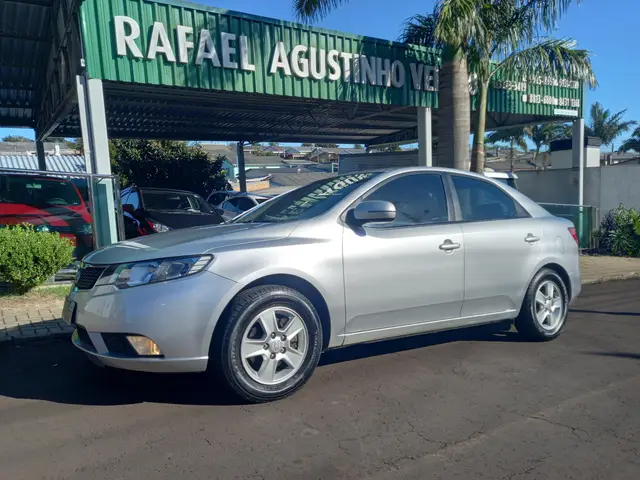 Carro Kia Cerato 2013 1.6 16V
