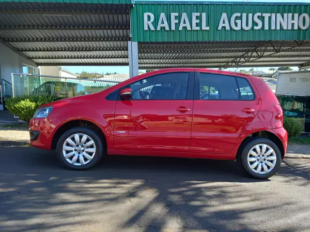 Carro Volkswagen Fox 2014 1.0 TEC (Flex) 4p