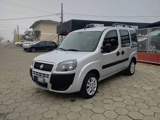 Carro Fiat Doblò 2021 Essence 1.8 16V (Flex)