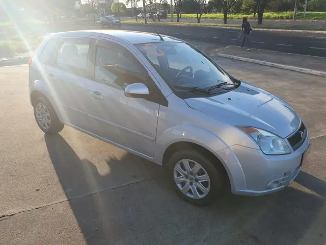 Carro Ford Fiesta Hatch 2010 1.0 (Flex)