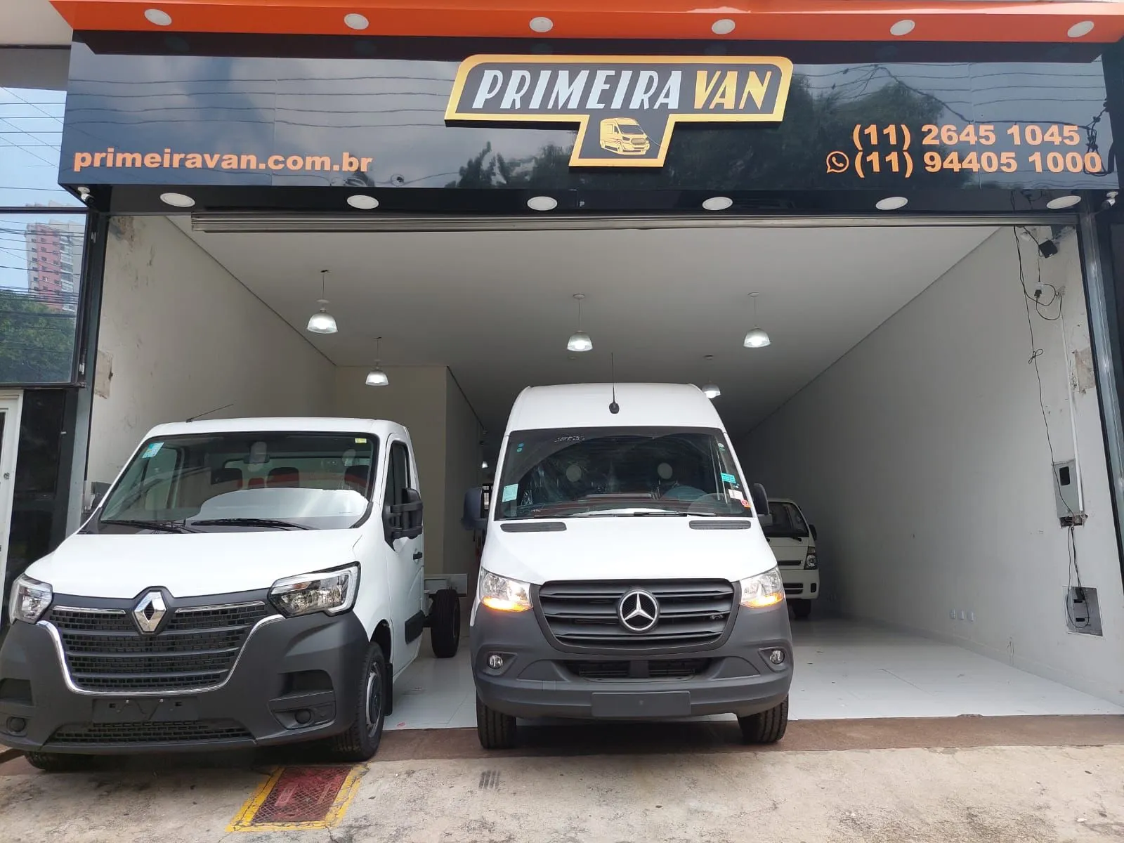 Fachada da loja Veículos à venda em EMPARC COMERCIO E SERVI�OS LTDA� - São Paulo - SP | Mobiauto