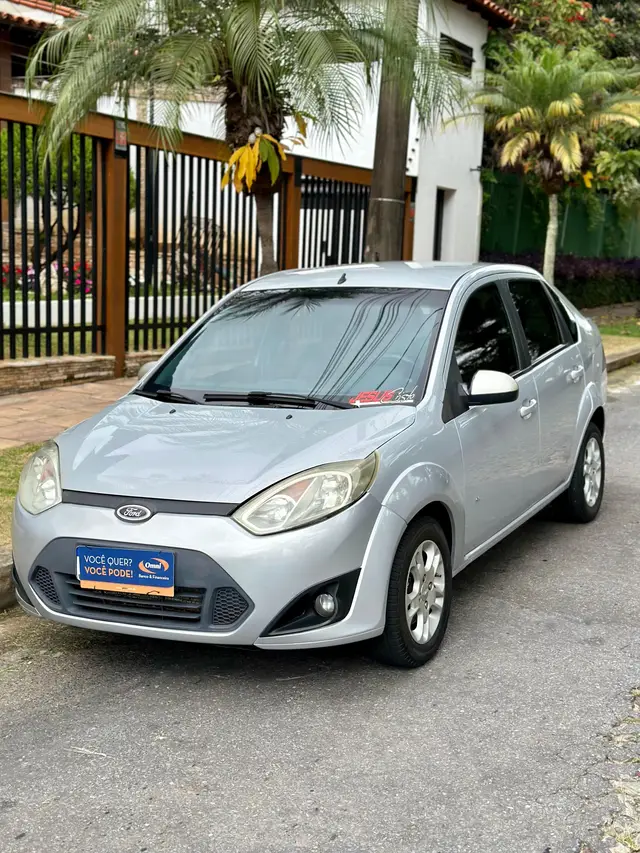 Carro Ford Fiesta Sedan 2014 SE 1.6 Rocam (Flex)