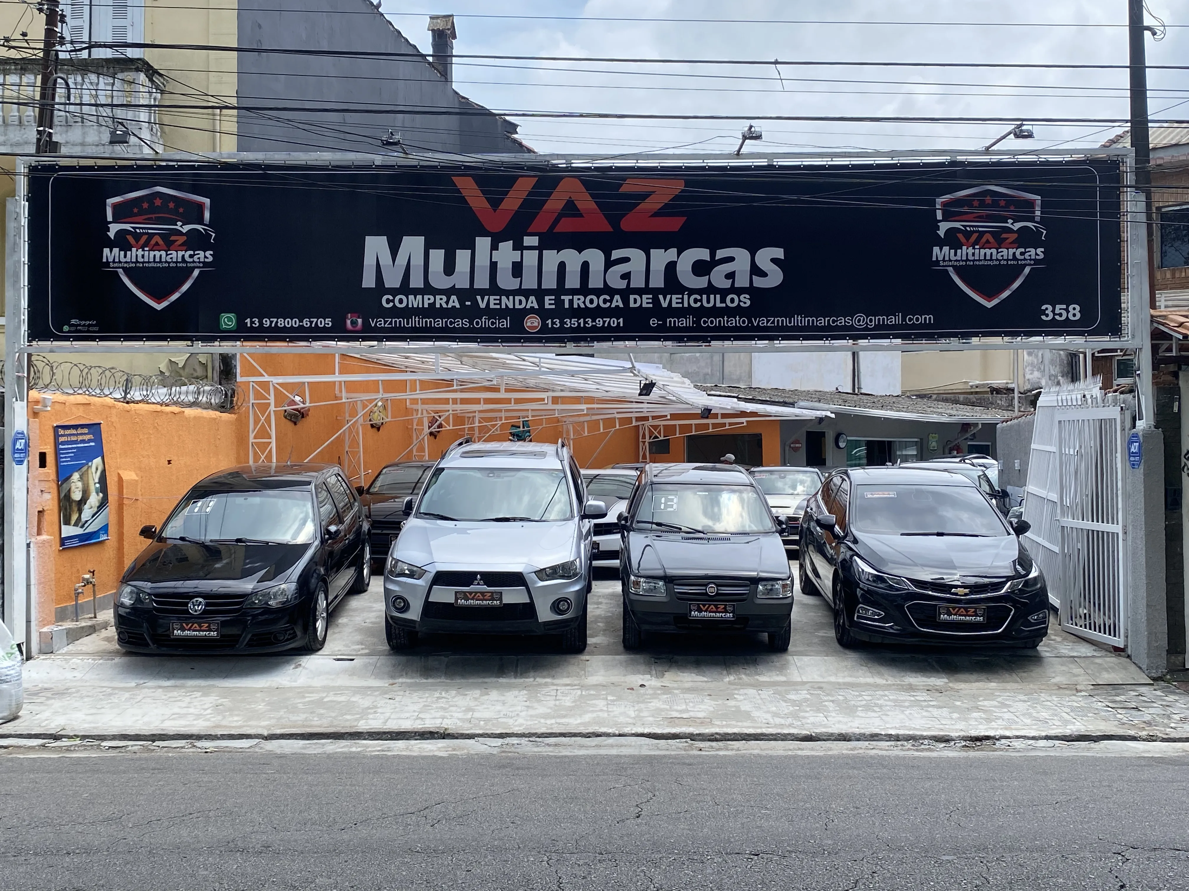 Fachada da loja Veículos à venda em Vaz multimarcas - Santos - SP | Mobiauto