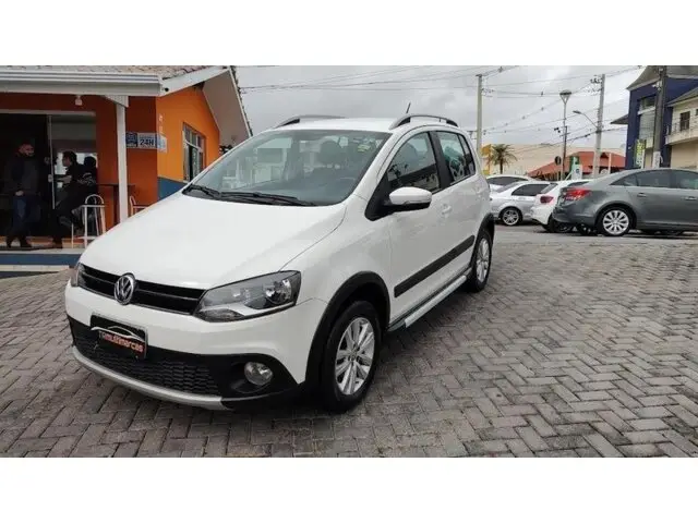 Carro Volkswagen CrossFox 2013 1.6 VHT (Flex)