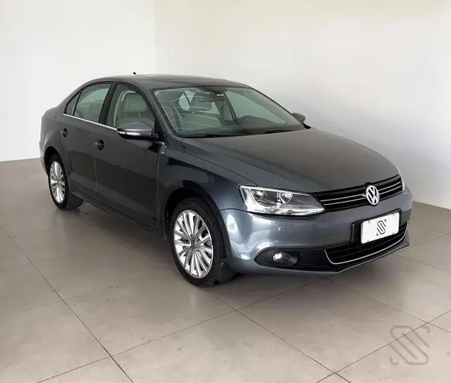 Carro Volkswagen Jetta 2013 2.0 TSI Highline DSG