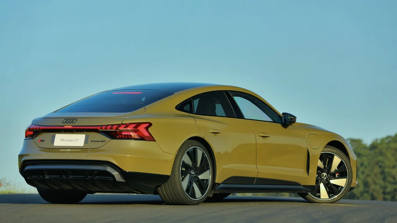 Audi e-tron GT Aut. (Elétrico)