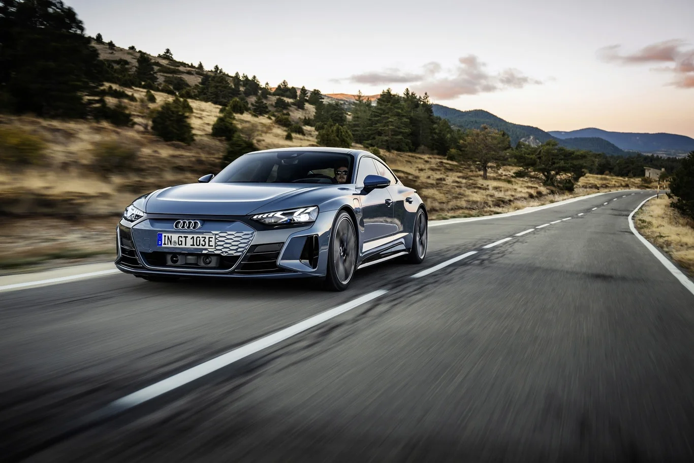 Audi e-tron GT (Elétrico)