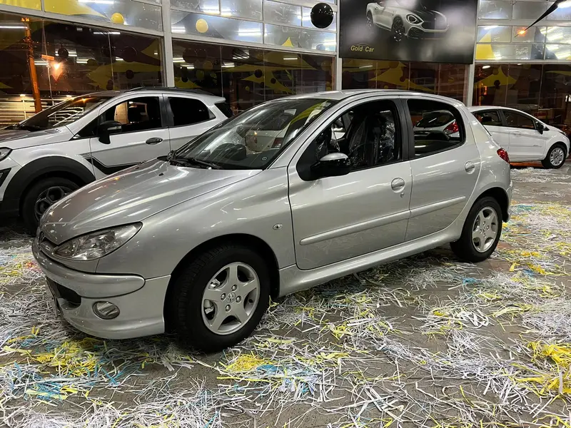 Peugeot Hatch. Feline 1.4 8V (flex)