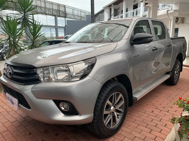 Carro Toyota Hilux Cabine Dupla 2020 Hilux 2.8 TDI CD STD Power Pack 4x4