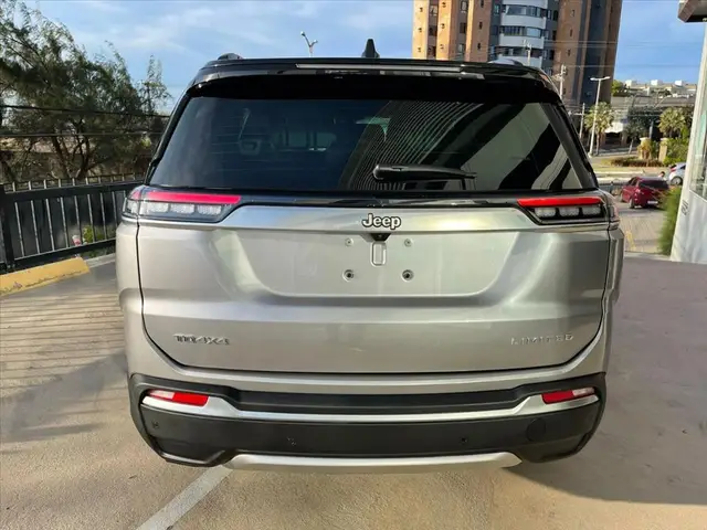Carro Jeep Commander 2023 Limited 1.3 T270