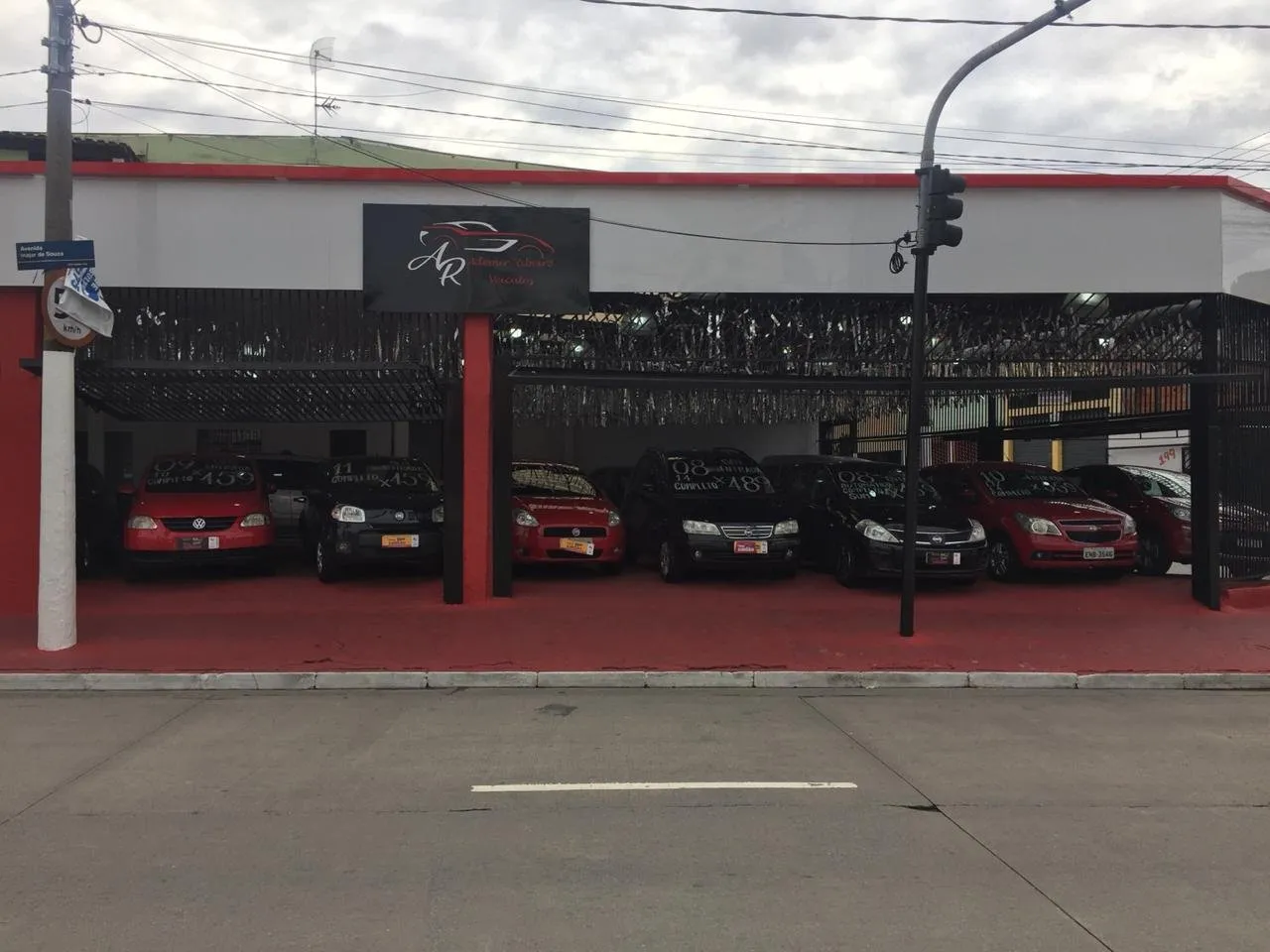 Fachada da loja ADEMIR RIBEIRO VEICULOS - São Paulo - SP