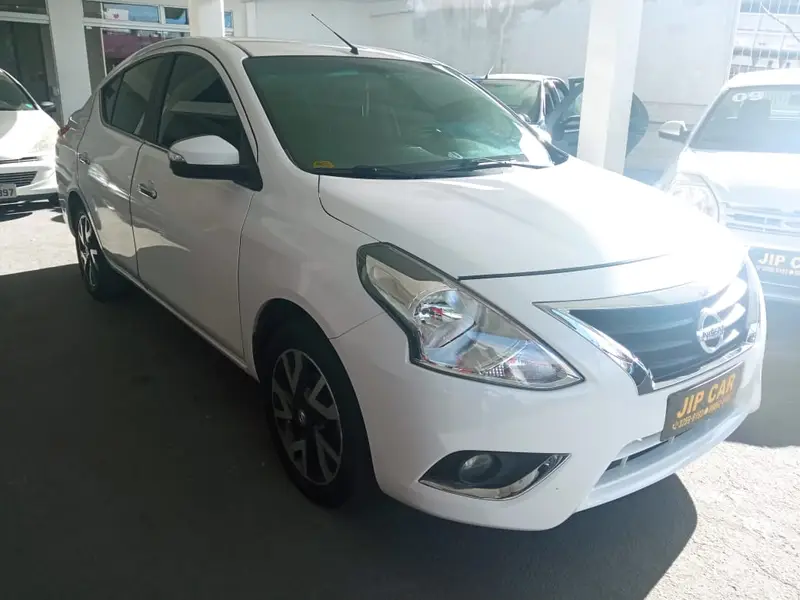 Nissan Versa 1.6 16V SV FlexStart CVT (Flex)