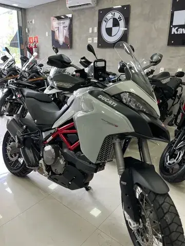 Carro Ducati Multistrada 2021 950 S