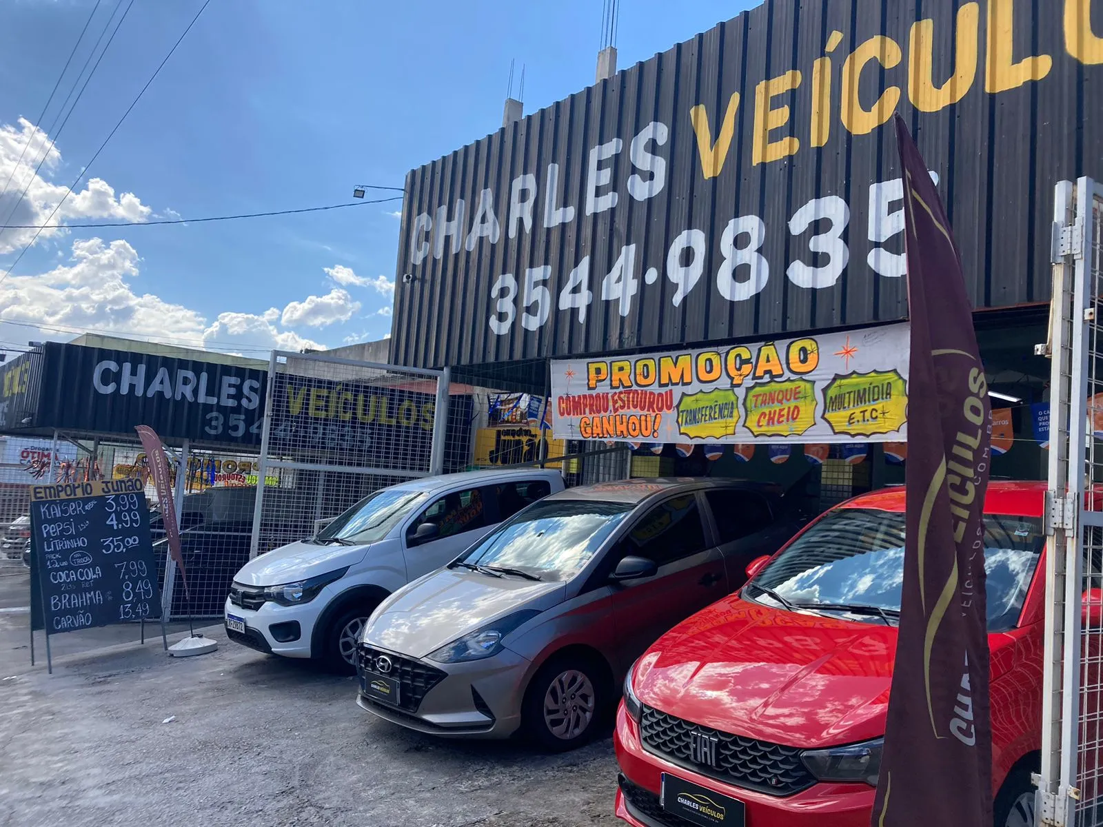 Fachada da loja Veículos à venda em CHARLES VEICULOS - Betim - MG