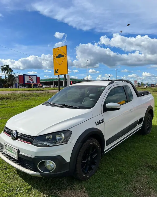 Carro Volkswagen Saveiro 2015 Cross 1.6 16v MSI CE (Flex)
