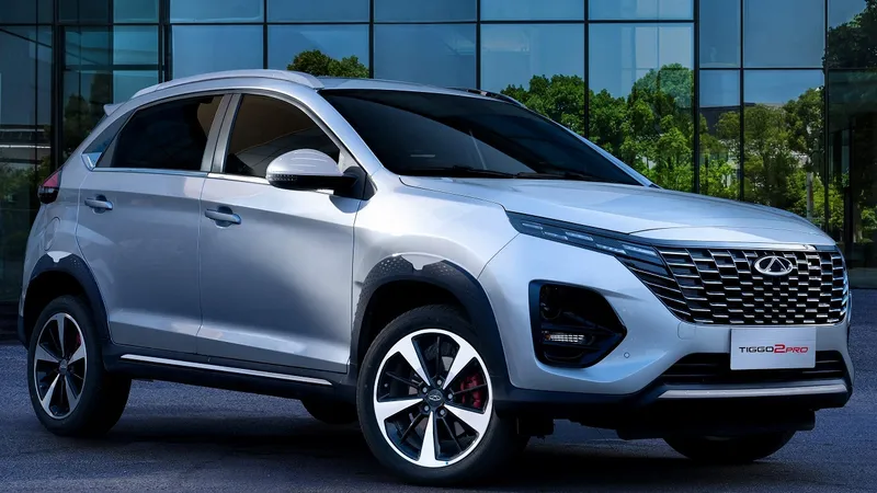 Chery Tiggo 2 Pro rejuvenesce velho Celer (de novo) com motor turbo do 3X