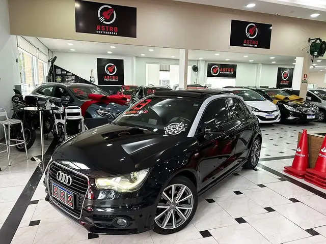 Carro Audi A1 2013 1.4 TFSI Attraction S Tronic