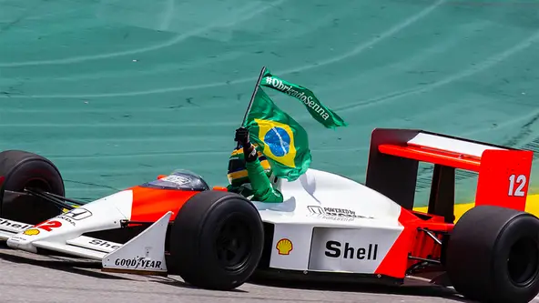 Senna correu durante 10 anos na Fórmula 1, ganhou 41 GPs e três títulos mundiais, confira todas vitórias do piloto.