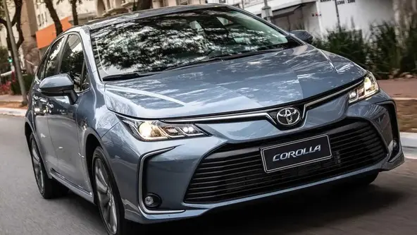 Toyota segue passos da sua marca de carro de luxo Lexus e pretende ter quase toda linha híbrida. 