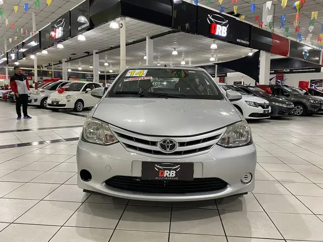 Carro Toyota Etios Sedan 2014 XS 1.5 (Flex)