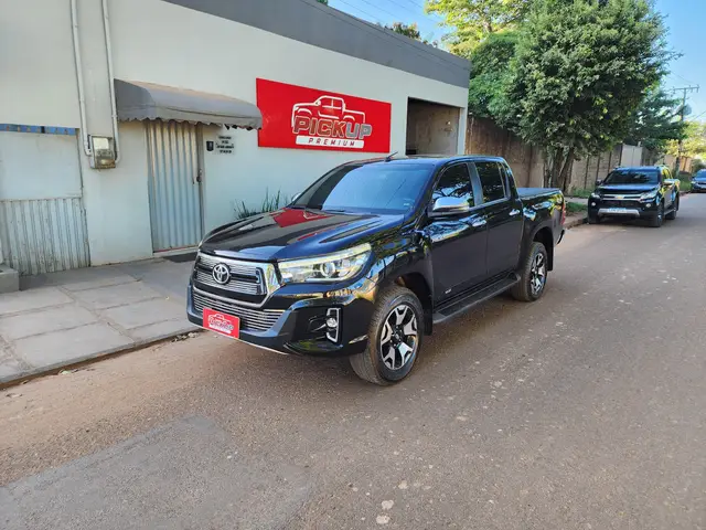 Carro Toyota Hilux Cabine Dupla 2020 Hilux 2.8 TDI SRX CD 4x4 (Aut)