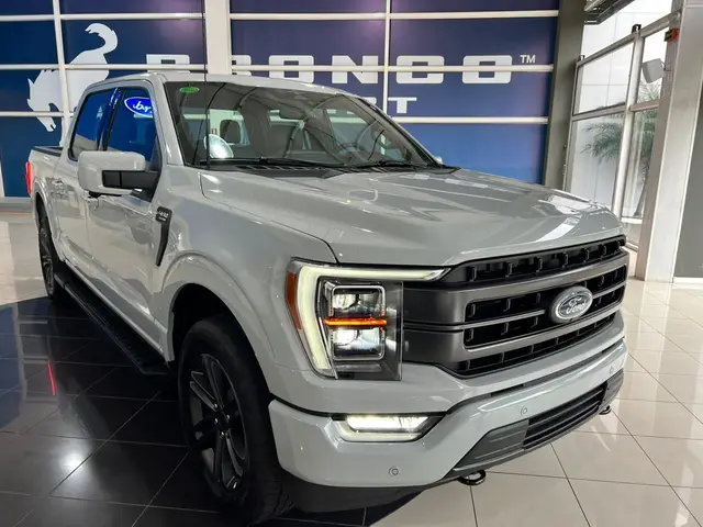 Carro Ford F-150 2023 Lariat 4x4 5.0 V8