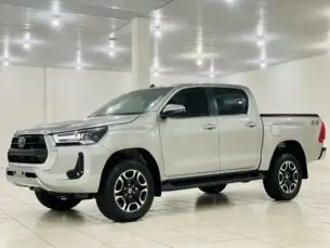 Carro Toyota Hilux Cabine Dupla 2023 SRX 4x4 2.8 Diesel