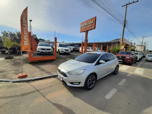 Carro Ford Focus Sedan 2016 SE 2.0 PowerShift