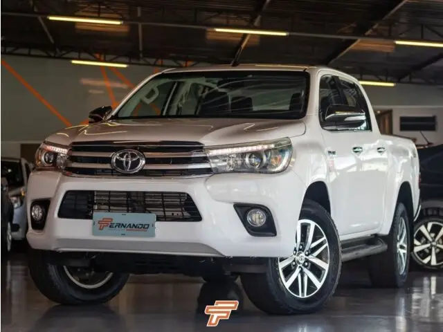 Carro Toyota Hilux Cabine Dupla 2017 Hilux 2.8 TDI SRX CD 4x4 (Aut)