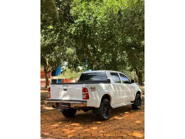 Carro Toyota Hilux Cabine Dupla 2015 Hilux 3.0 TDI 4x4 CD SRV (Diesel)