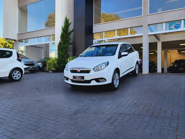 Carro Fiat Grand Siena 2015 Essence 1.6 16V Dualogic (Flex)