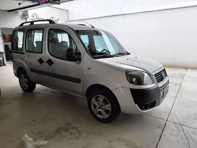 Carro Fiat Doblò 2020 Essence 1.8 16V (Flex)