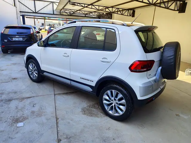 Carro Volkswagen CrossFox 2015 1.6 16v MSI (Flex)