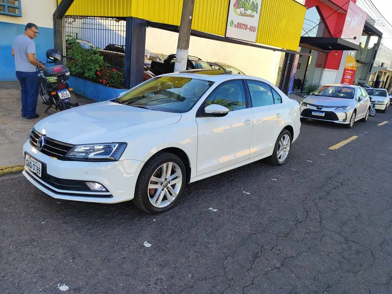 Volkswagen Jetta 2.0 TSI Highline DSG
