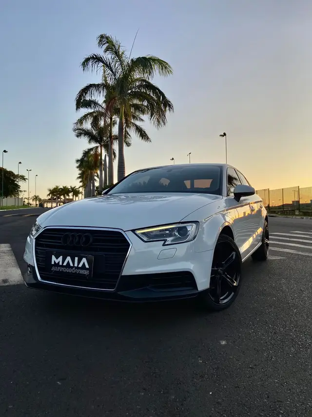 Carro Audi A3 2017 1.4 TFSI Ambiente Tiptronic (Flex)