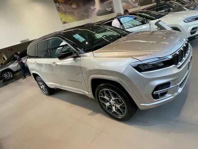 Carro Jeep Commander 2023 Overland 2.0 TD380