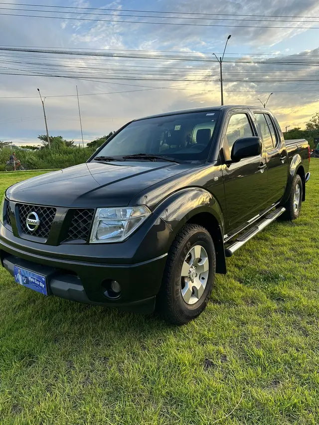 Carro Nissan Frontier 2013 XE 4x2 2.5 16V (cab. dupla)