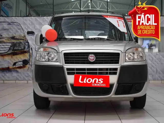 Carro Fiat Doblò 2017 Essence 1.8 5L (Flex)