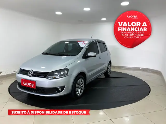 Carro Volkswagen Fox 2014 1.0 TEC  BlueMotion (Flex) 2p