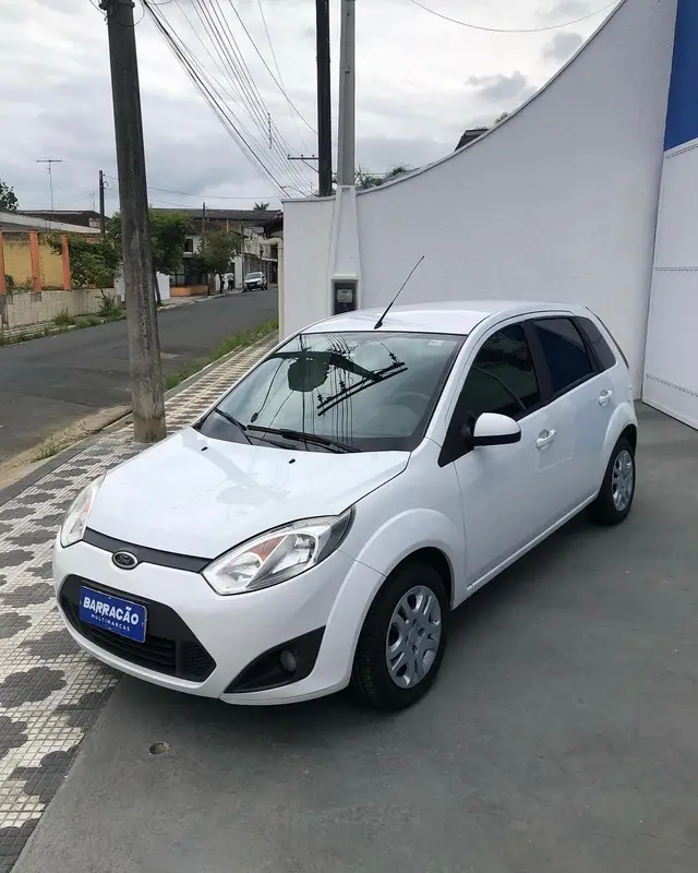 Carro Ford Fiesta Hatch 2014 SE 1.0 RoCam (Flex)