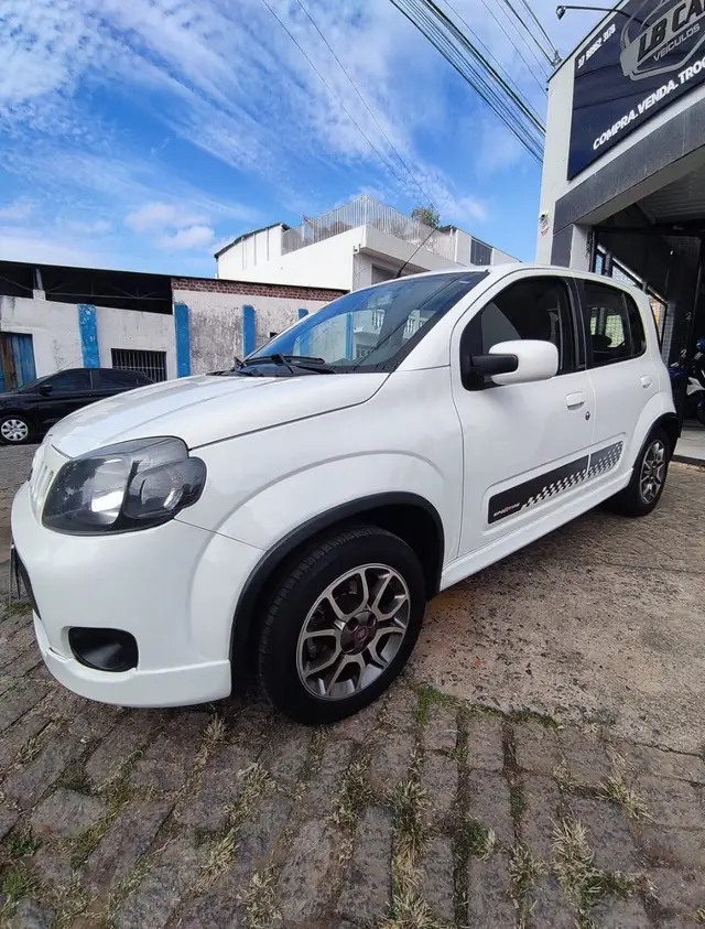 Carro Fiat Uno 2013 Sporting 1.4 8V (Flex) 4p
