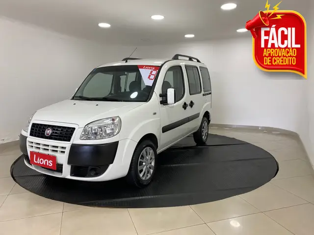 Carro Fiat Doblò 2018 Essence 1.8 5L (Flex)