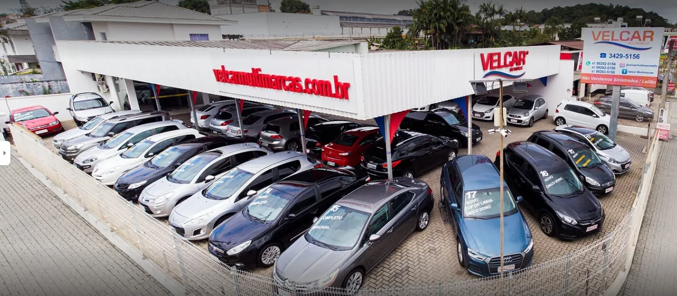 Fachada da loja Velcar Multimarcas - Joinville - SC