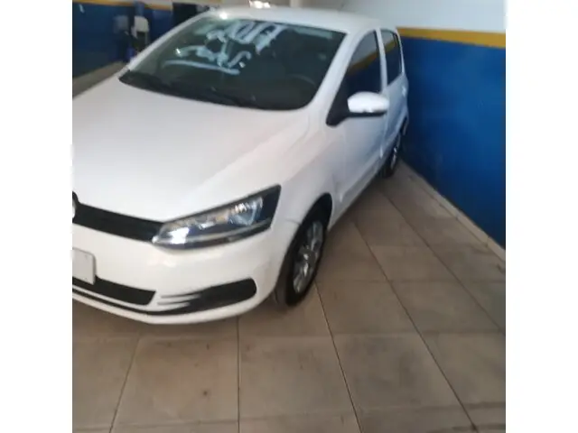 Carro Volkswagen Fox 2017 1.0 MPI Trendline (Flex)