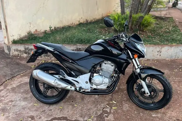 Carro Honda CB 300R 2011 Standard