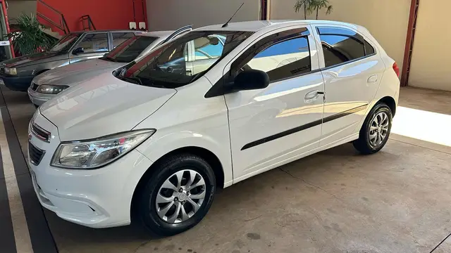 Carro Chevrolet Onix 2014 1.0 LT SPE/4