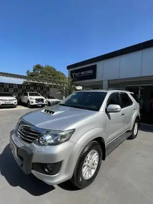 Carro Toyota Hilux SW4 2014 3.0 TDI 4x4 SRV 7L