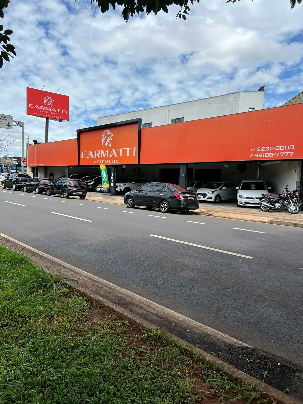 Fachada da loja Veículos à venda em CARMATTI VEICULOS - São José do Rio Preto - SP | Mobiauto