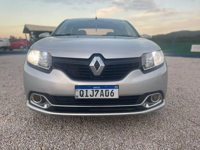 Carro Renault Logan 2017 Dynamique 1.6 16V SCe (Flex)