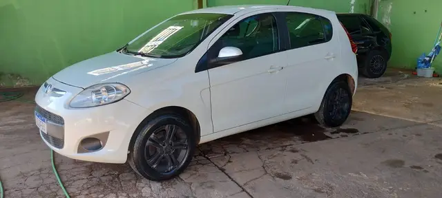 Carro Fiat Palio 2016 Attractive 1.4 Evo (Flex)